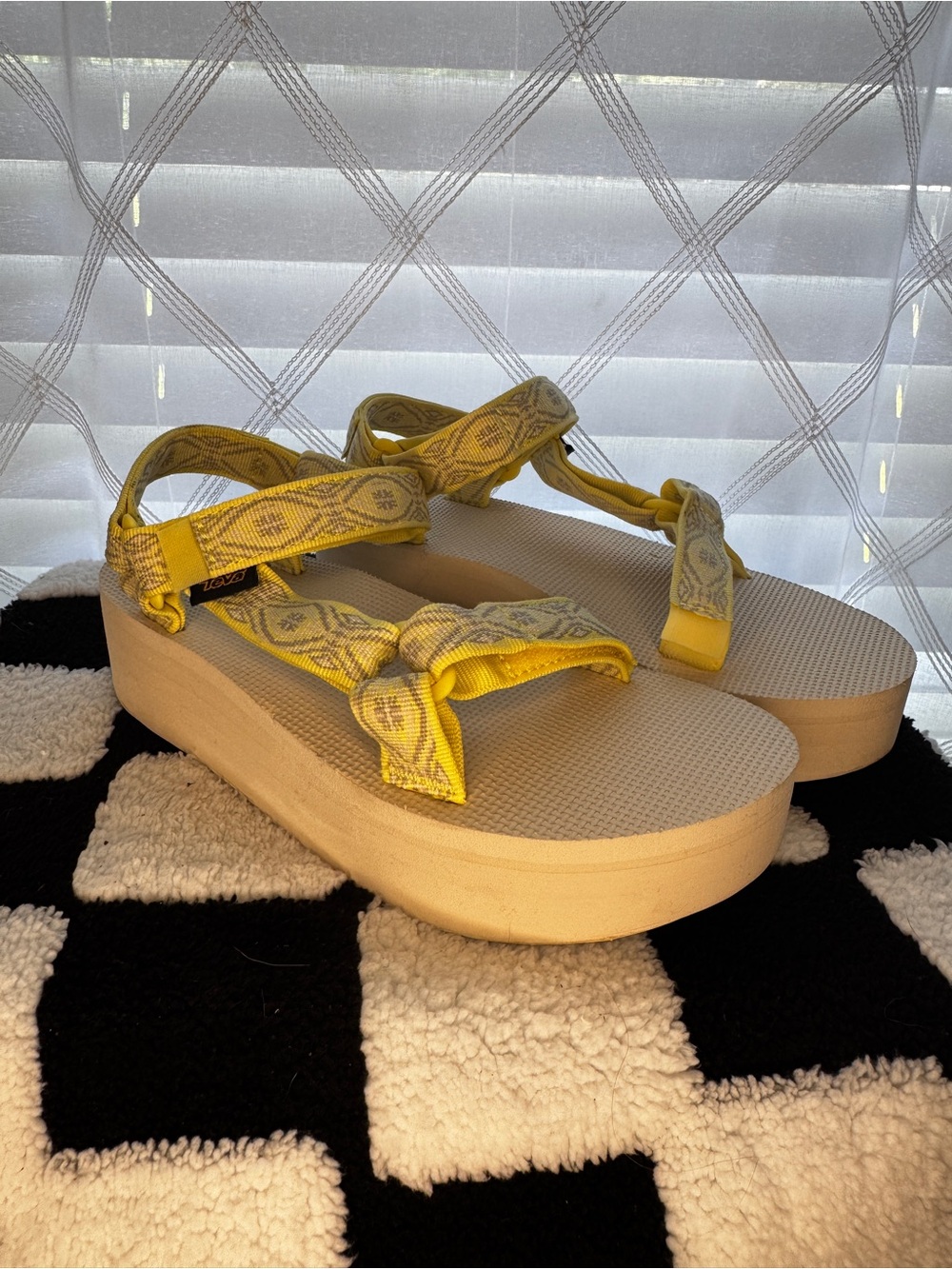 Teva Universal Platform Sandals Yellow Geometric Strap Women’s Size 8